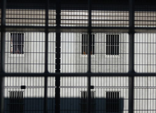 Bonneville : l’administration « désencombre » la prison au prix des liens familiaux et de la réinsertion