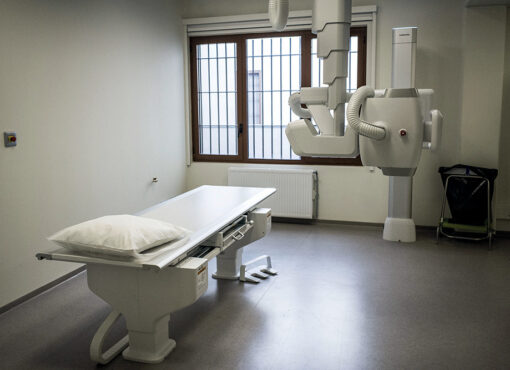 Dentiste, kiné, ophtalmo… En prison, les soins spécialisés à la peine
