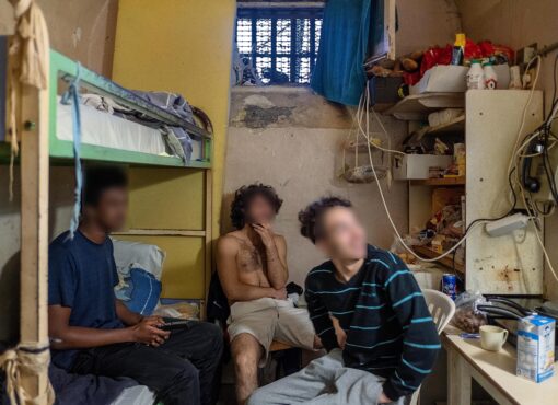 « Trois en cellule, c’est la loi du plus fort »